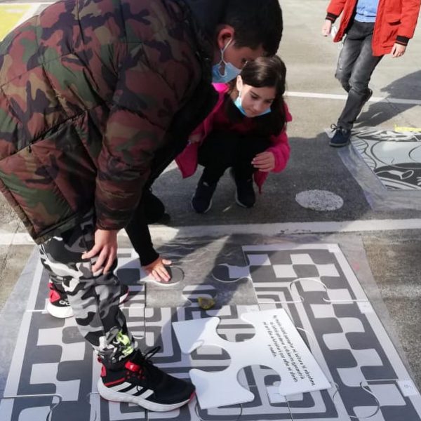 4_260886466_4316502721810712_6212599475167659610_n ©MuZEH Lab, Movable Carpet