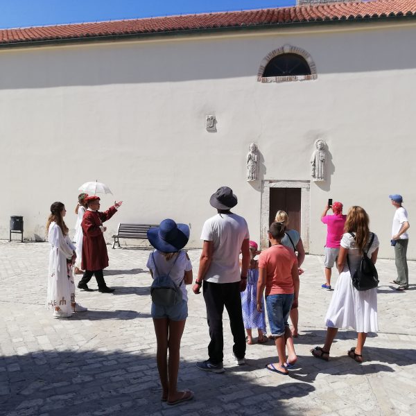 Kostimirano vođenje 2020., autorica Ana Glavan (56) Kostimirano vođenje 2020, image Ana Glavan